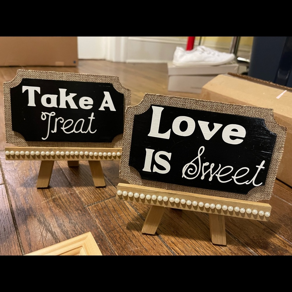 Dessert signs